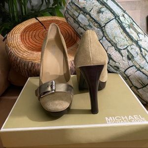 🎉HP🎉 MICHAEL Kors Platform Heels